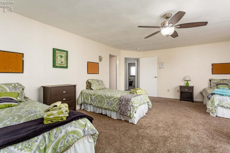 More Photos Of 5414 Homegardner Rd, Castalia Apartments For Sale