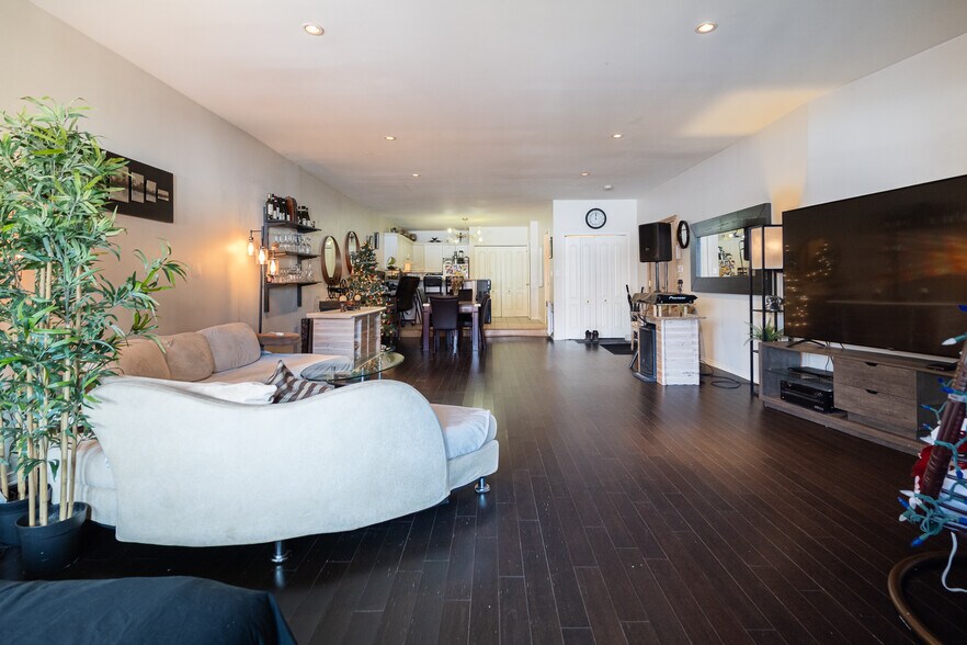 More Photos Of 6982-6984 Saint-Hubert Rue, Montréal Storefront Retail Residential For Sale