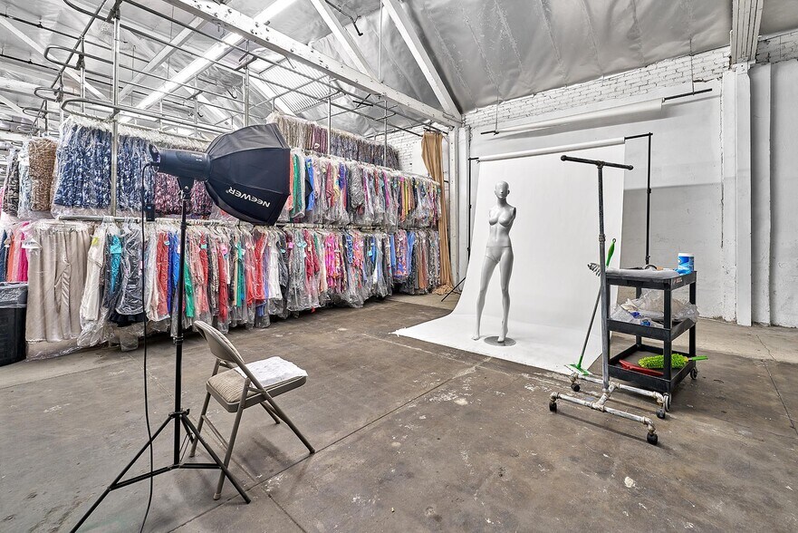 More Photos Of 3900-3912 S Broadway Pl, Los Angeles Manufacturing For Sale