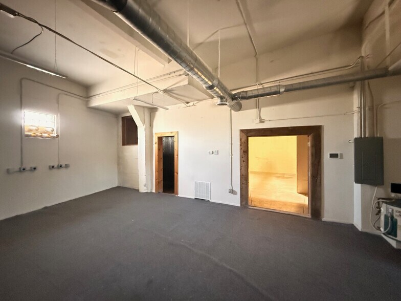 More Photos Of 1310-1340 E 8th St, Tempe Distribution For Lease