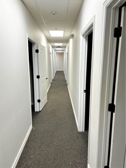 More Photos Of 419 S Lincoln St, Lowell Showroom For Lease