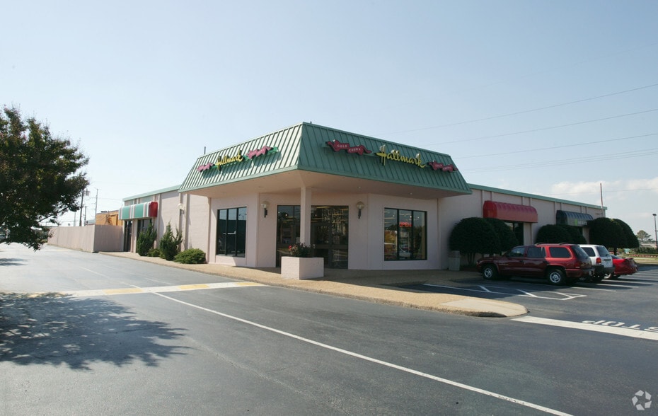 More Photos Of 1637-1641 Hilltop West Shopping Ctr, Virginia Beach General Retail For Lease