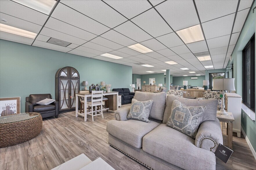 More Photos Of 3279 S Access Rd, Englewood Freestanding For Sale