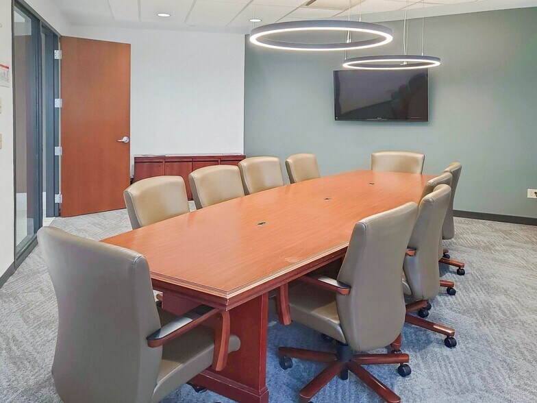 More Photos Of 3815 River Crossing Pky, Indianapolis Coworking Space