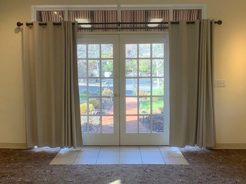 More Photos Of 40 Church St, Ashland Office Residential For Lease