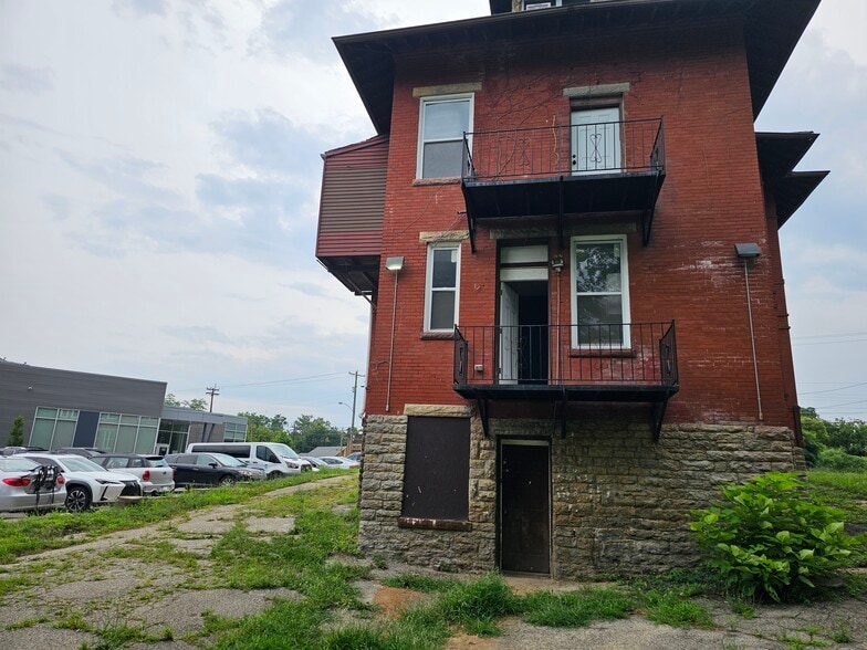 More Photos Of 3636 Reading Rd, Cincinnati Apartments For Sale