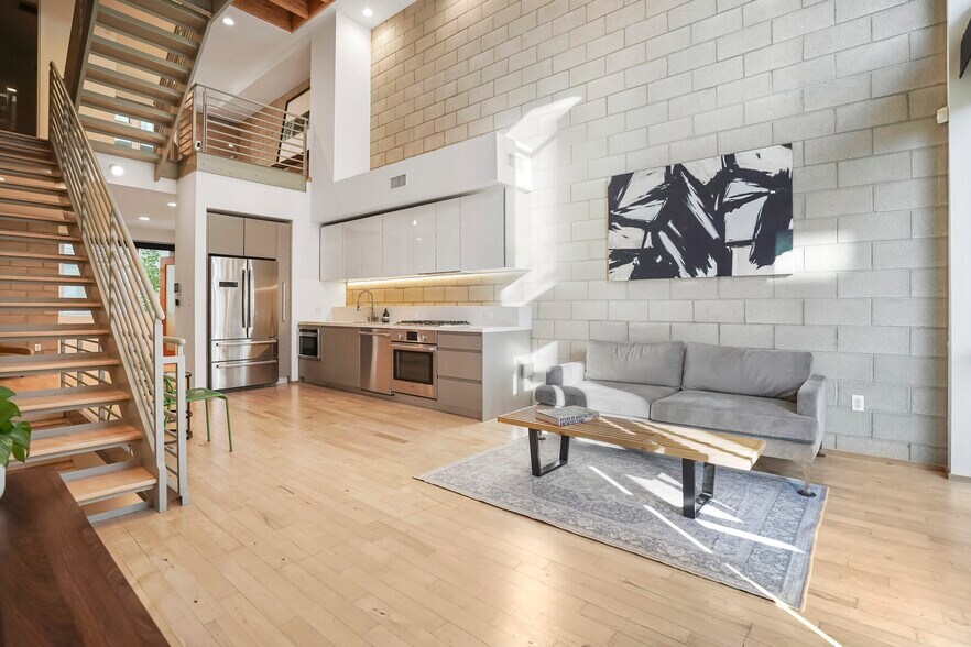More Photos Of 3450 Cahuenga Blvd W, Los Angeles Office Residential For Lease