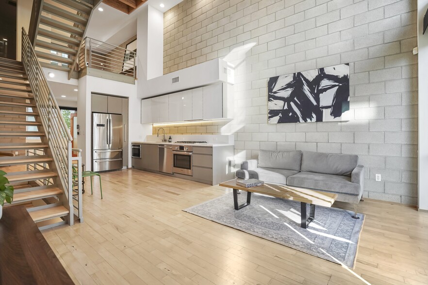 More Photos Of 3450 Cahuenga Blvd W, Los Angeles Office Residential For Lease