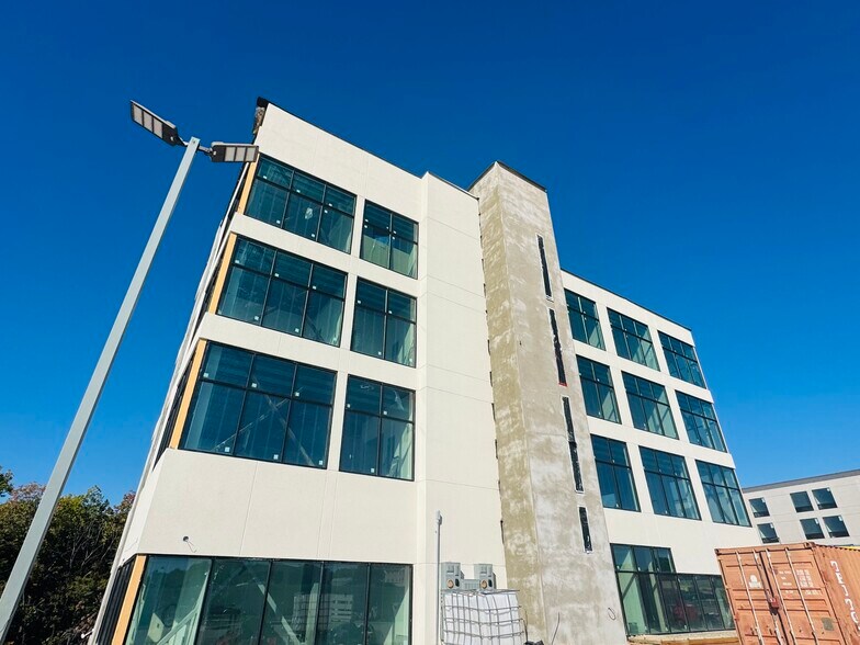 More Photos Of 851 N Central, McKinney Medical For Sale