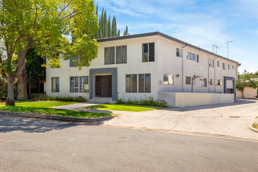 More Photos Of 1117 S Spaulding Ave, Los Angeles Apartments For Sale