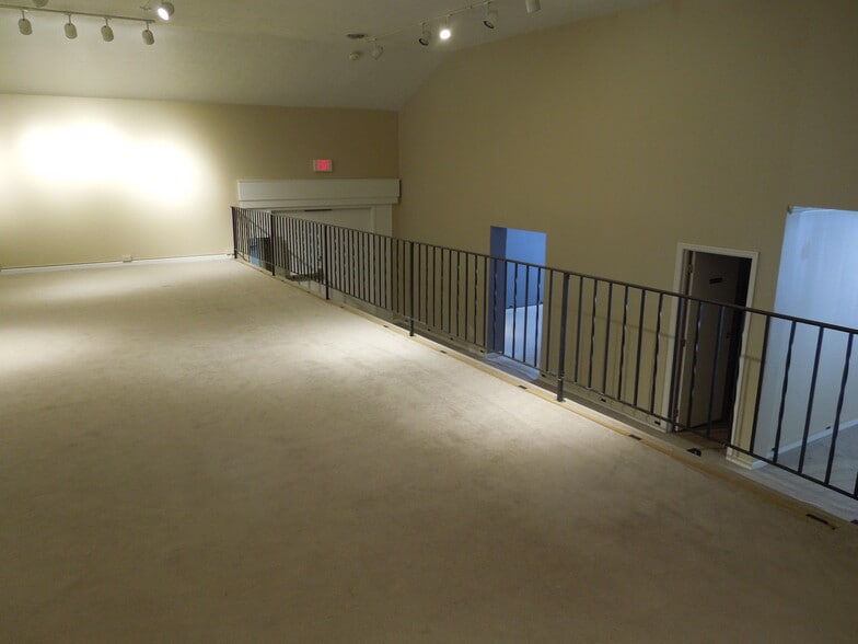 More Photos Of 15 N High St, Covington Storefront For Sale