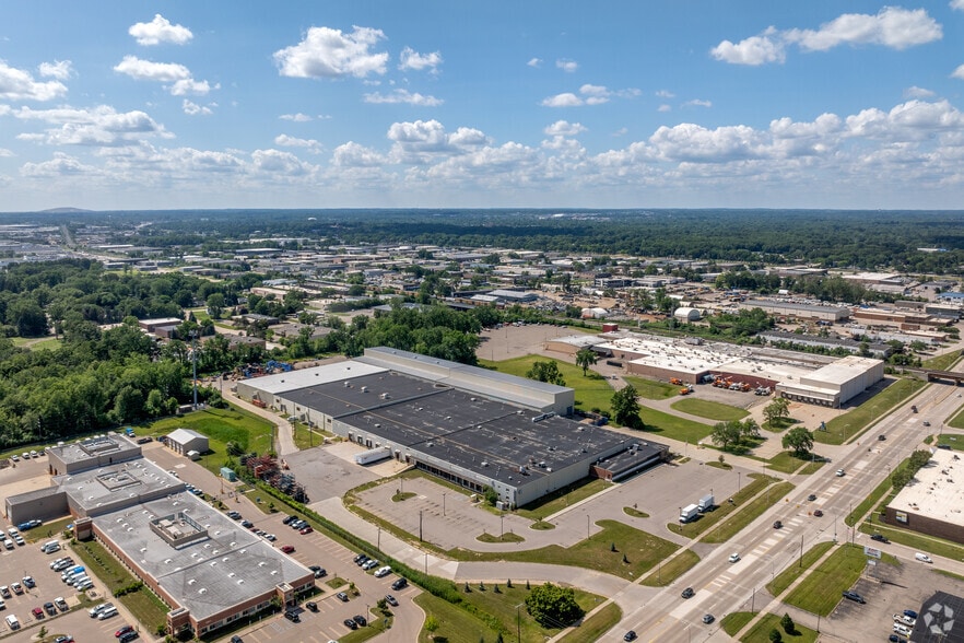 More Photos Of 12001 Farmington Rd, Livonia Warehouse For Lease