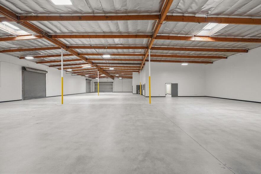 More Photos Of 8320-8350 Isis Ave, Los Angeles Warehouse For Lease
