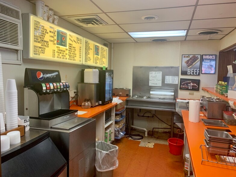 More Photos Of 1375 W Court St, Kankakee Fast Food For Sale