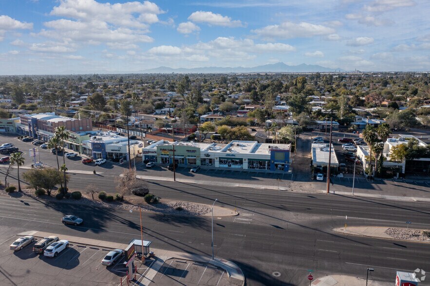 More Photos Of 4500-4588 E Broadway Blvd, Tucson General Retail For Lease