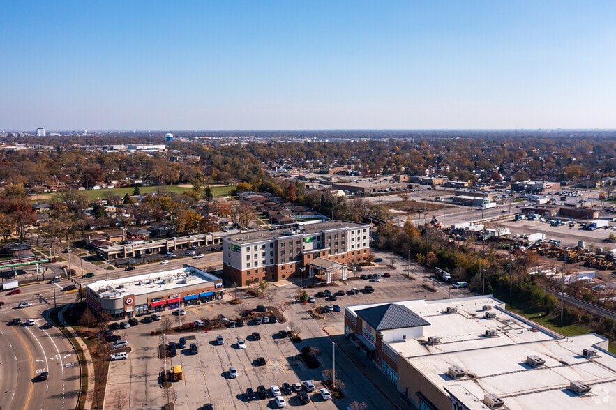 More Photos Of 200 S Mannheim Rd, Hillside Hotel For Sale