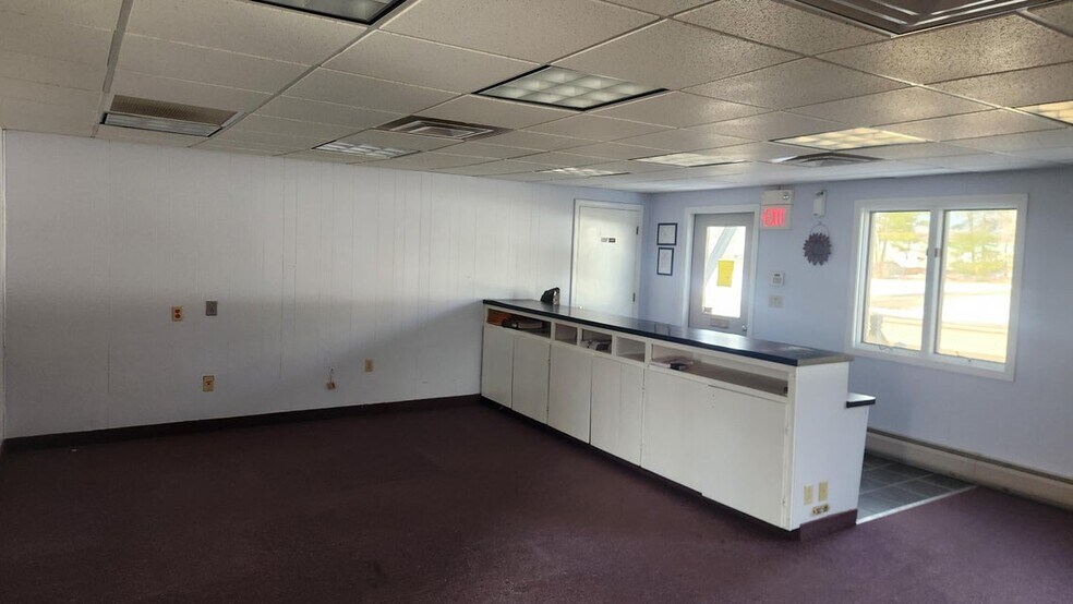 More Photos Of 235 Hunnewell Ave, Pittsfield Office For Sale