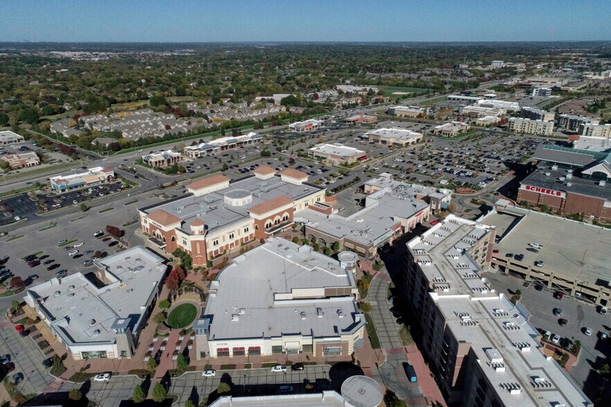 More Photos Of 135th St And Metcalf Ave, Overland Park Unknown For Lease
