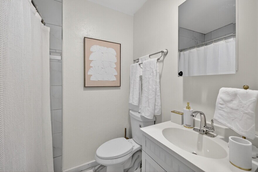 More Photos Of 1317 NE 1st Ave, Fort Lauderdale Multifamily For Sale