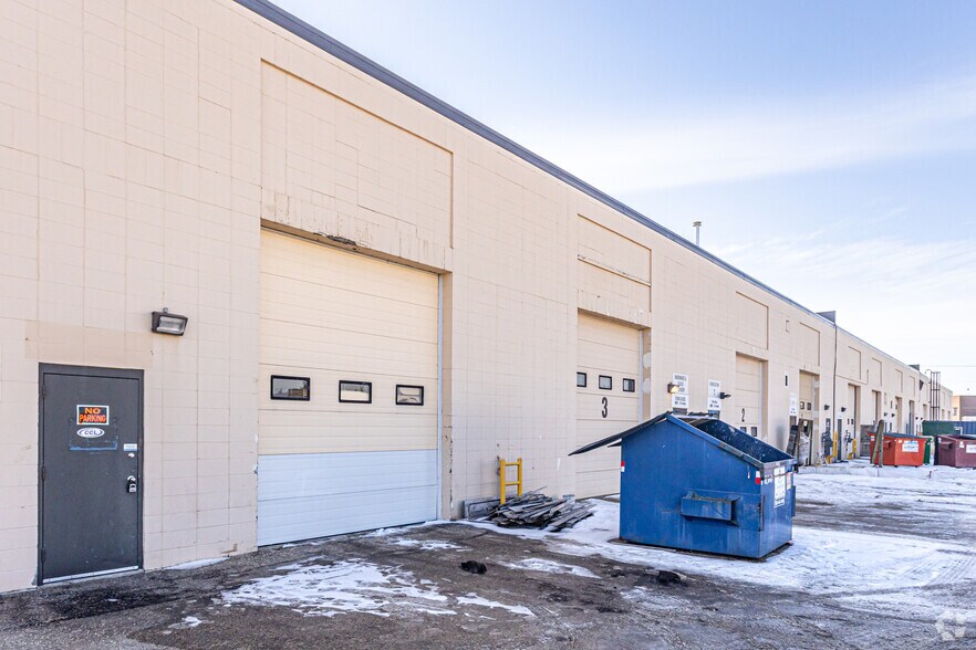 More Photos Of 8804-8826 51 Ave, Edmonton Showroom For Lease