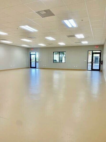 More Photos Of 10970 S Cleveland Ave, Fort Myers Office For Sale