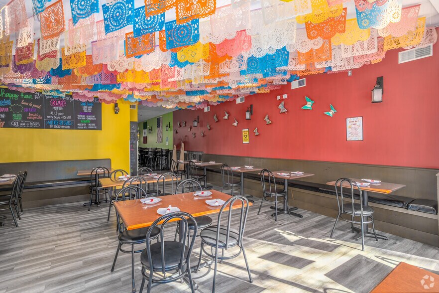 More Photos Of 31-33 W Loockerman St, Dover Office For Sale