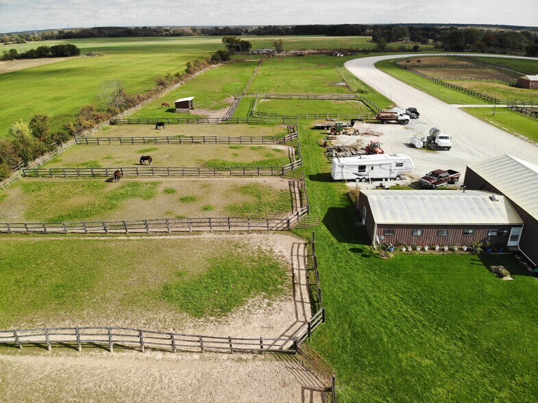 More Photos Of 475 W New Monee Rd, Crete Horse Stables For Sale