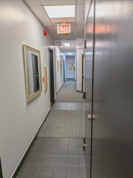 More Photos Of 257 Pinnacle St, Belleville Office For Sale