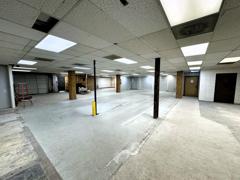 More Photos Of 1380 S Santa Fe Dr, Denver Flex For Sale