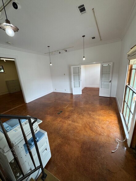 More Photos Of 2347 Christian St, Baton Rouge Office Residential For Lease