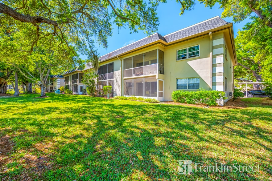More Photos Of 68 Country Club Dr, Largo Multifamily For Sale
