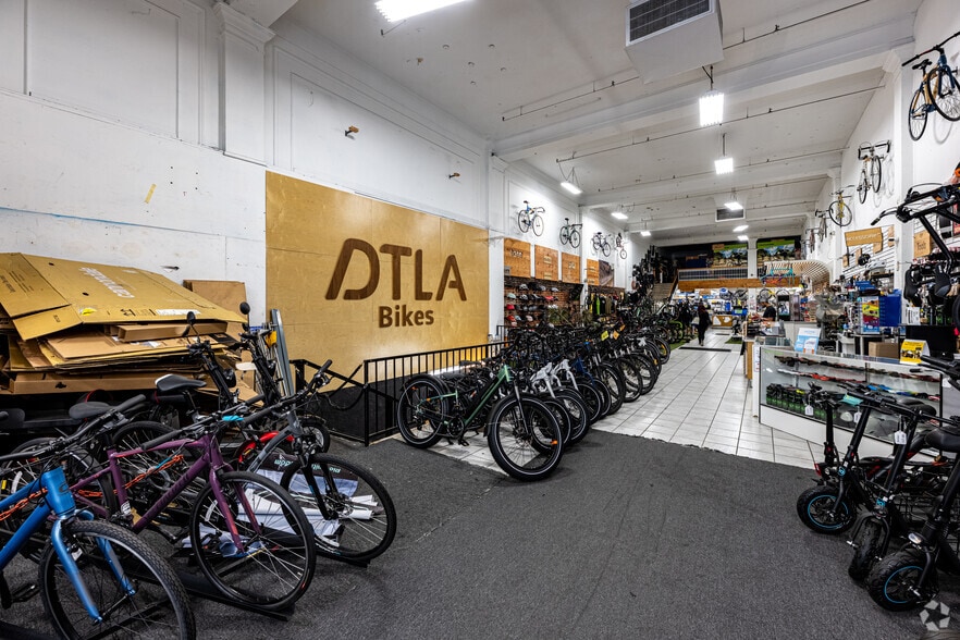 More Photos Of 425 S Broadway, Los Angeles General Retail For Lease