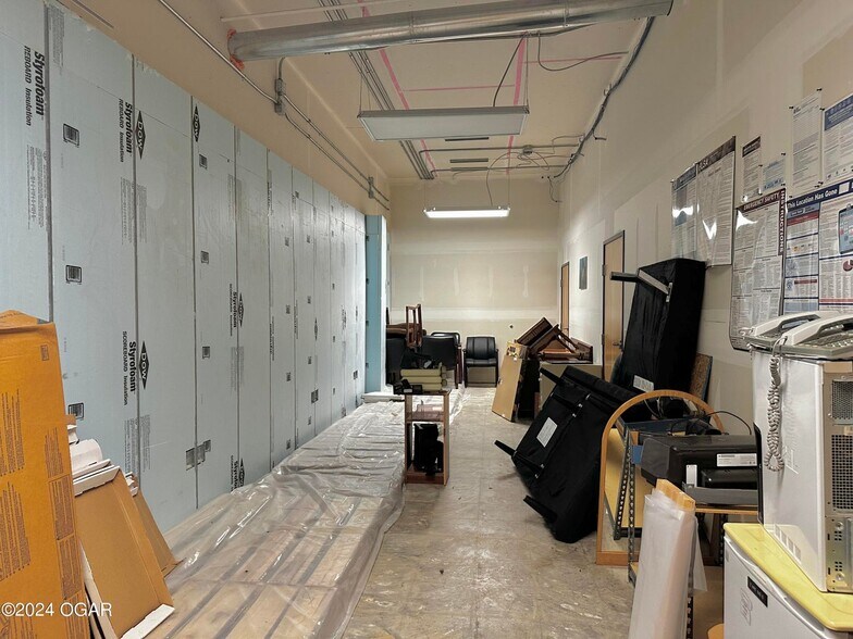 More Photos Of 2702 Cunningham Ave, Joplin Medical For Lease