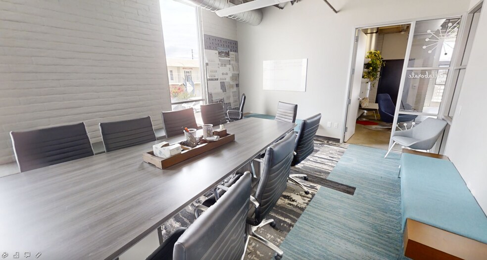 More Photos Of 1934 E Camelback Rd, Phoenix Storefront Retail Office For Sale