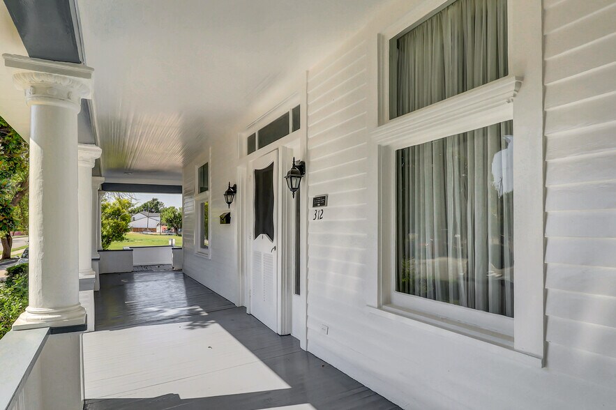 More Photos Of 312 S Tennessee St, McKinney Office For Lease