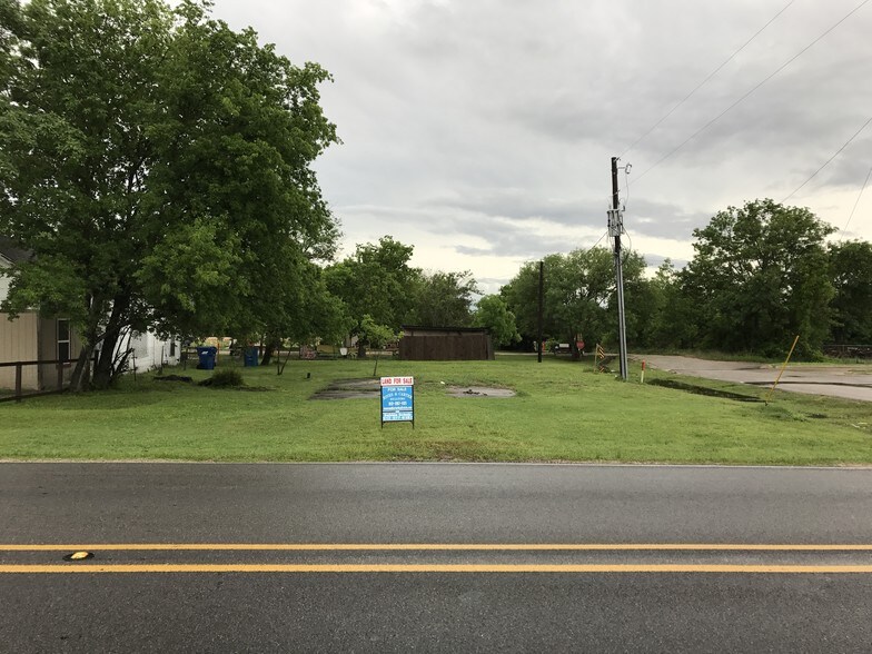 More Photos Of 302 E Parsons St, Manor Land For Sale