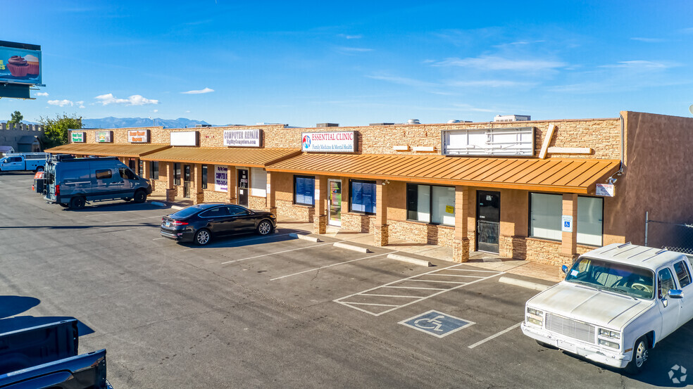 Primary Photo Of 600 W Sunset Rd, Henderson Auto Repair For Lease