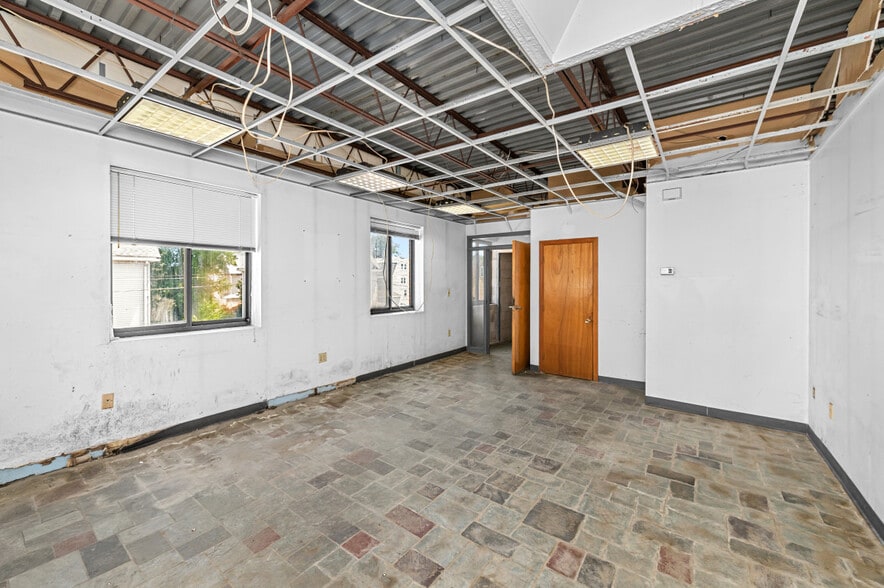 More Photos Of 11 Marlboro St, Malden Warehouse For Lease