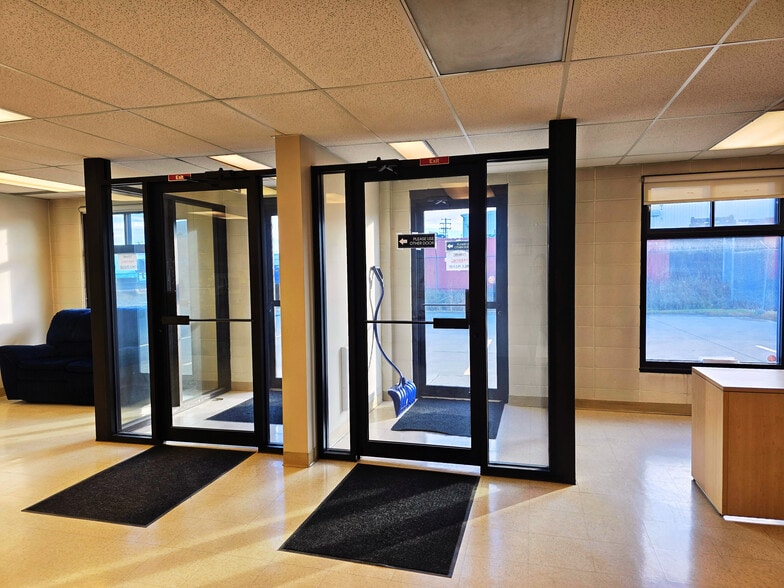 More Photos Of 2104 8th St, Nisku Flex For Sale