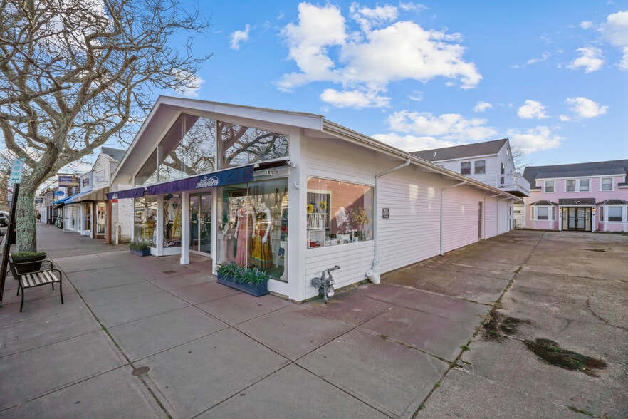 More Photos Of 574 Main St, Hyannis Storefront Retail Residential For Sale