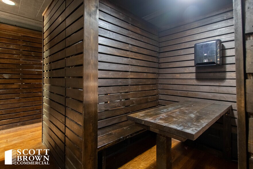 More Photos Of 424 Bryan St, Denton Restaurant For Sale