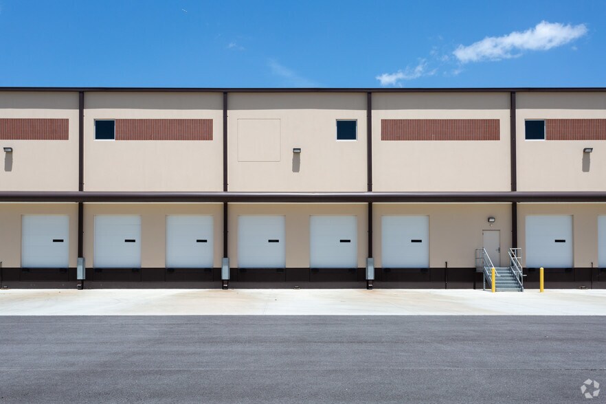 More Photos Of 5150 Oakley Industrial Blvd, Fairburn Distribution For Lease