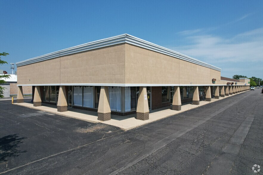 More Photos Of 10207 Grand Ave, Franklin Park Freestanding For Lease