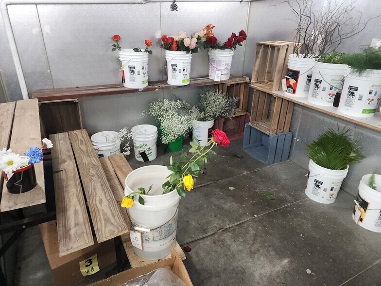 More Photos Of 1500 E Main St, Robinson Storefront For Sale