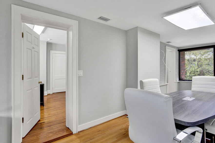 More Photos Of 2258 Riverside Ave, Jacksonville Office For Sale