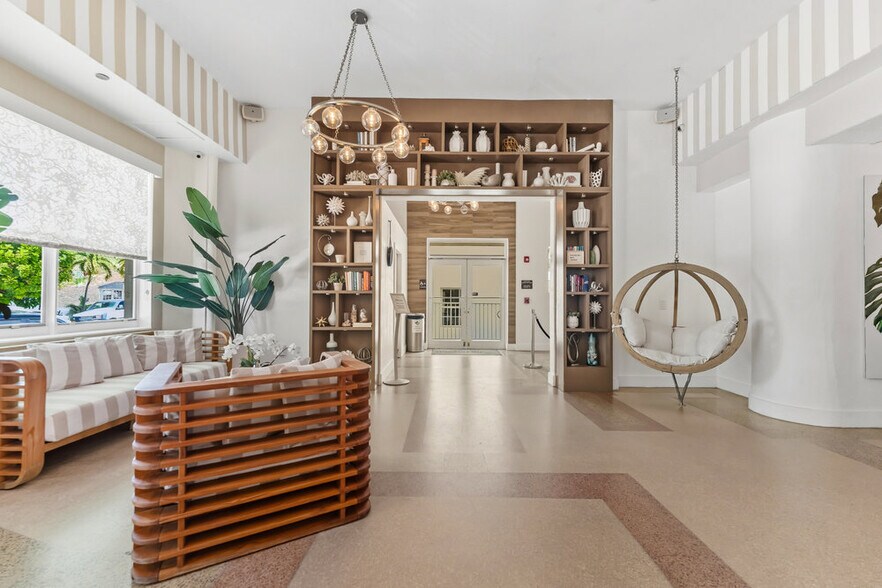 More Photos Of 1423 Collins Ave, Miami Beach Hotel For Sale