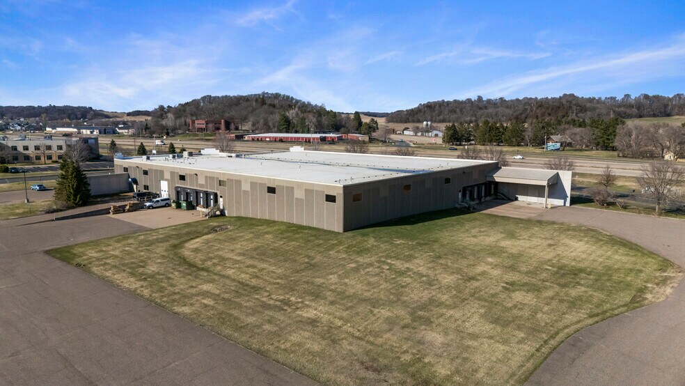 More Photos Of 610 Whitetail Blvd, River Falls Warehouse For Lease