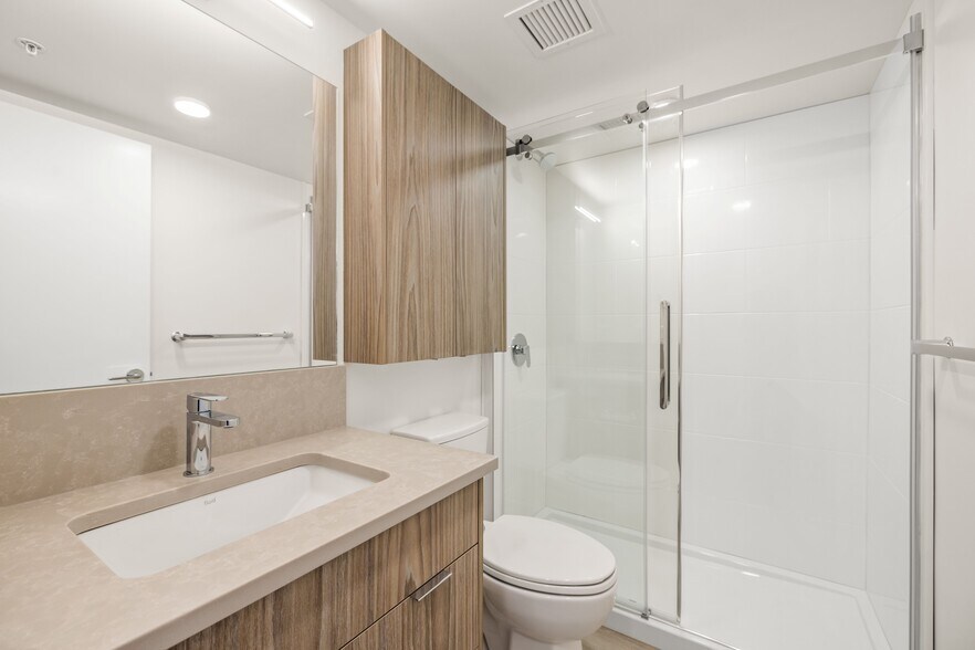 More Photos Of 825 Fort St, Victoria Apartments For Lease