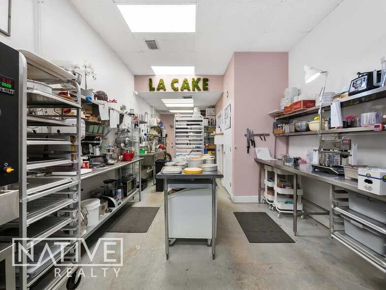 More Photos Of 2801-2809 E Commercial Blvd, Fort Lauderdale Unknown For Lease