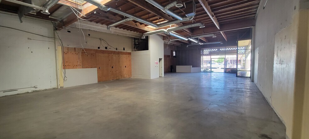More Photos Of 13902 Harbor Blvd, Garden Grove Warehouse For Lease